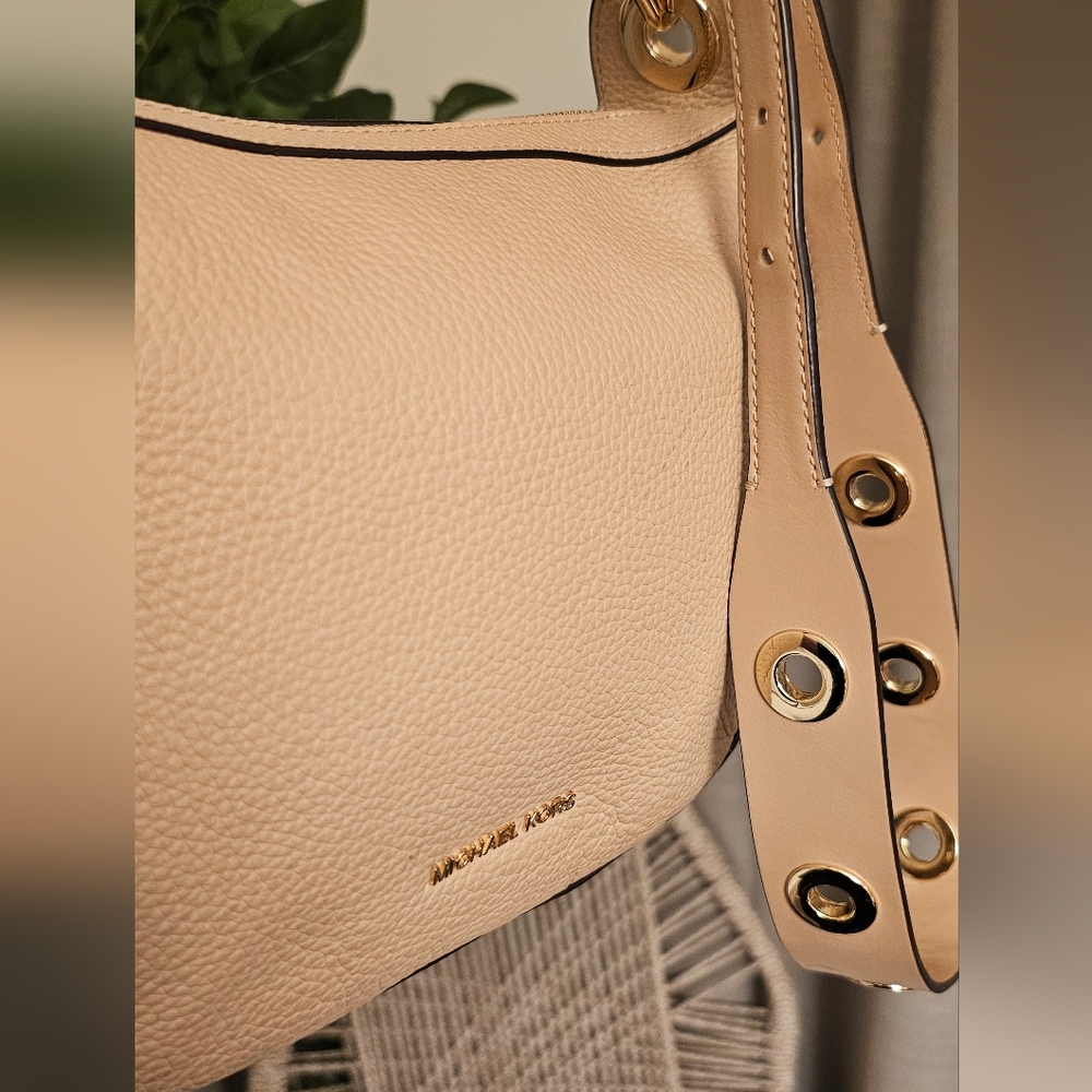 Michael Kors Cream Rivet Strap Crossbody - Picture 3 of 7